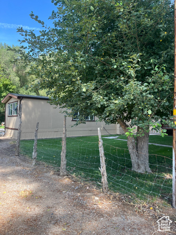 367 East Rio Grande Avenue Marysvale, UT 84750 - Photo 3 of 34 View of green lawn