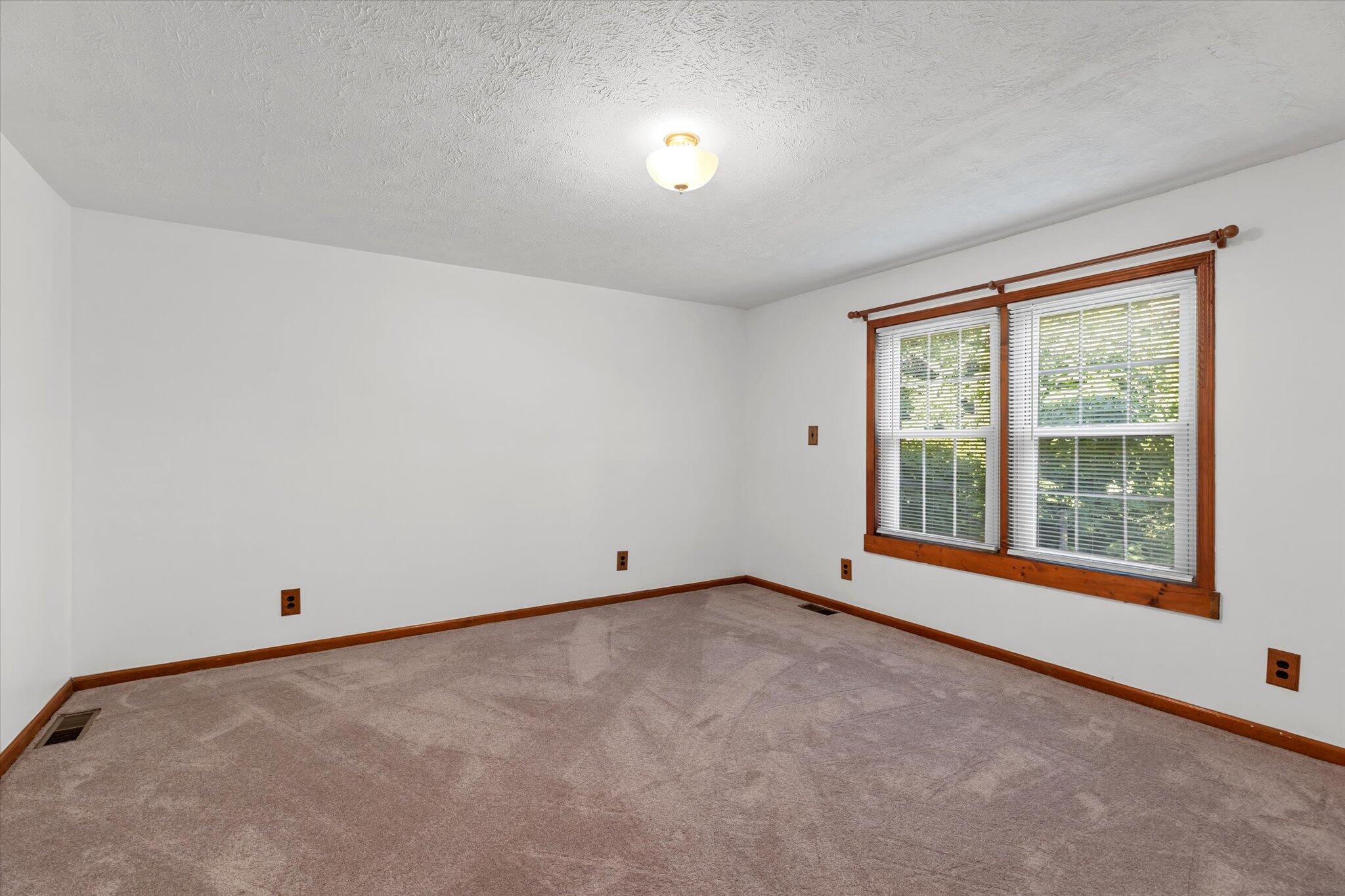 325 Chestnut Grove Road Parksville, KY 40464 - Photo 18 of 32 18-0J2A0047