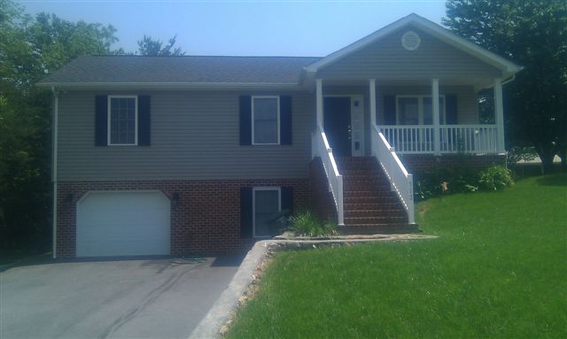 712 North Mill Road Salem, VA 24153 - Photo 1 of 11 front