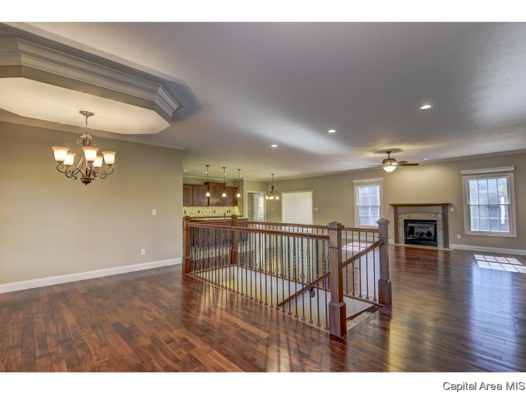 2005 Providence Lane Springfield, IL 62711 - Photo 3 of 36