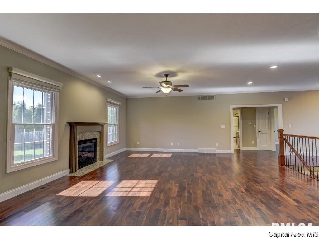 2005 Providence Lane Springfield, IL 62711 - Photo 5 of 36