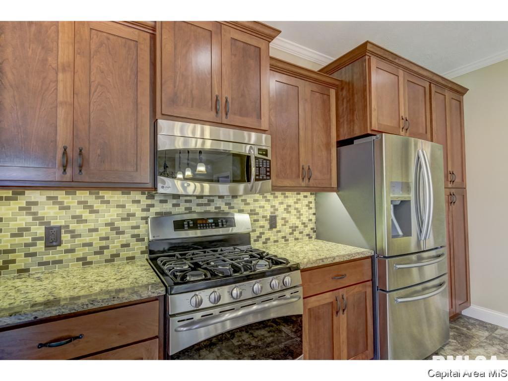 2005 Providence Lane Springfield, IL 62711 - Photo 10 of 36
