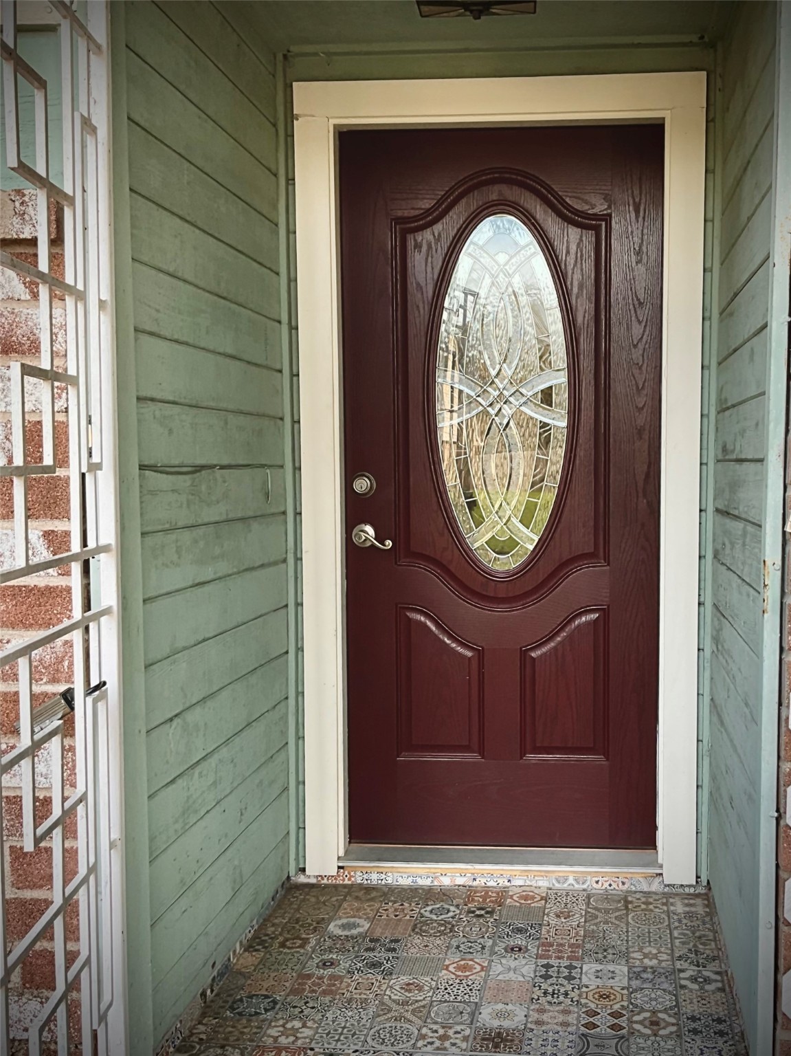 11827 Moss Branch Road Houston, TX 77043 - Photo 2 of 41 a front view of a house with garden