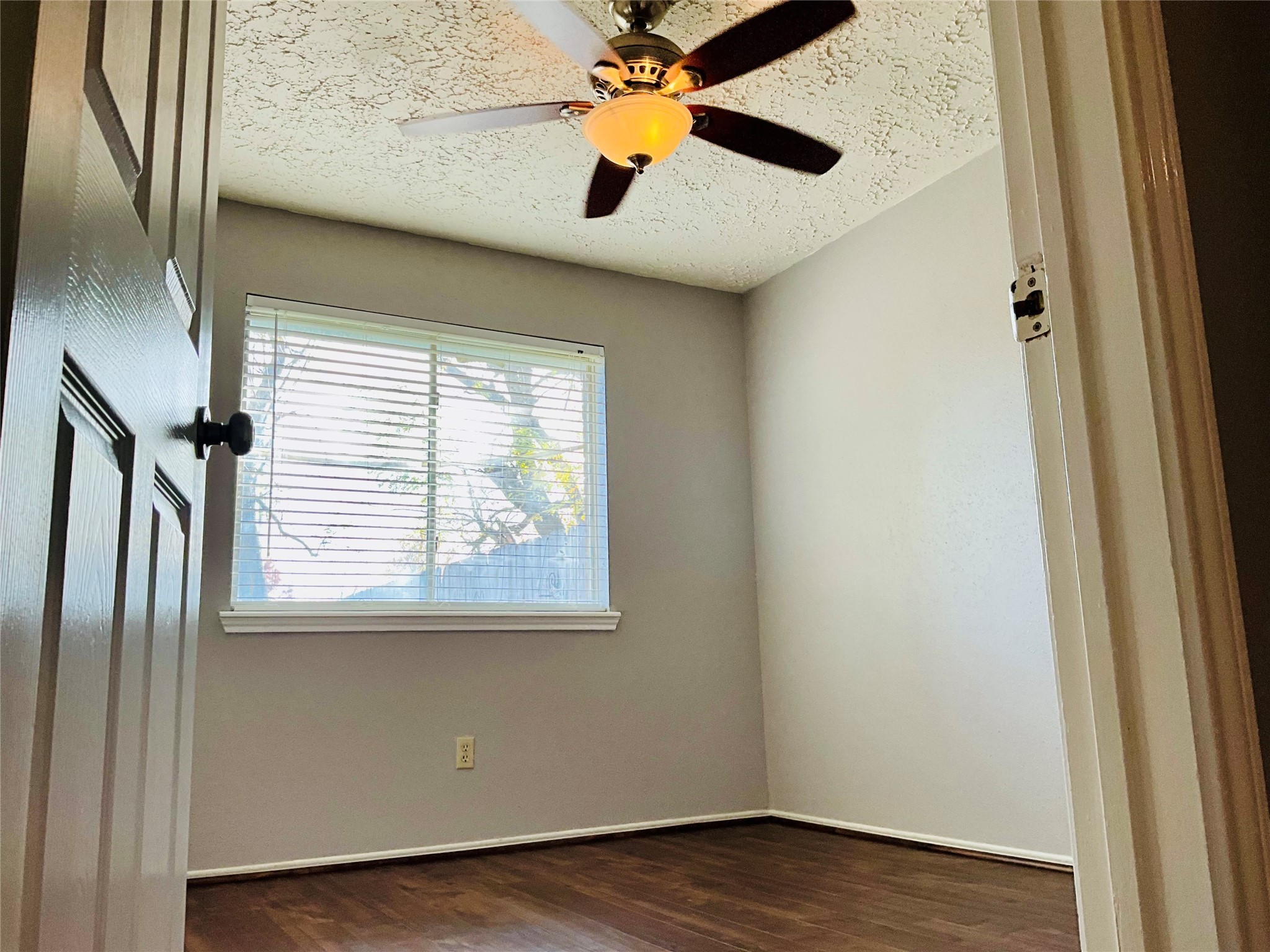 11827 Moss Branch Road Houston, TX 77043 - Photo 29 of 41 a view of an entryway with a window