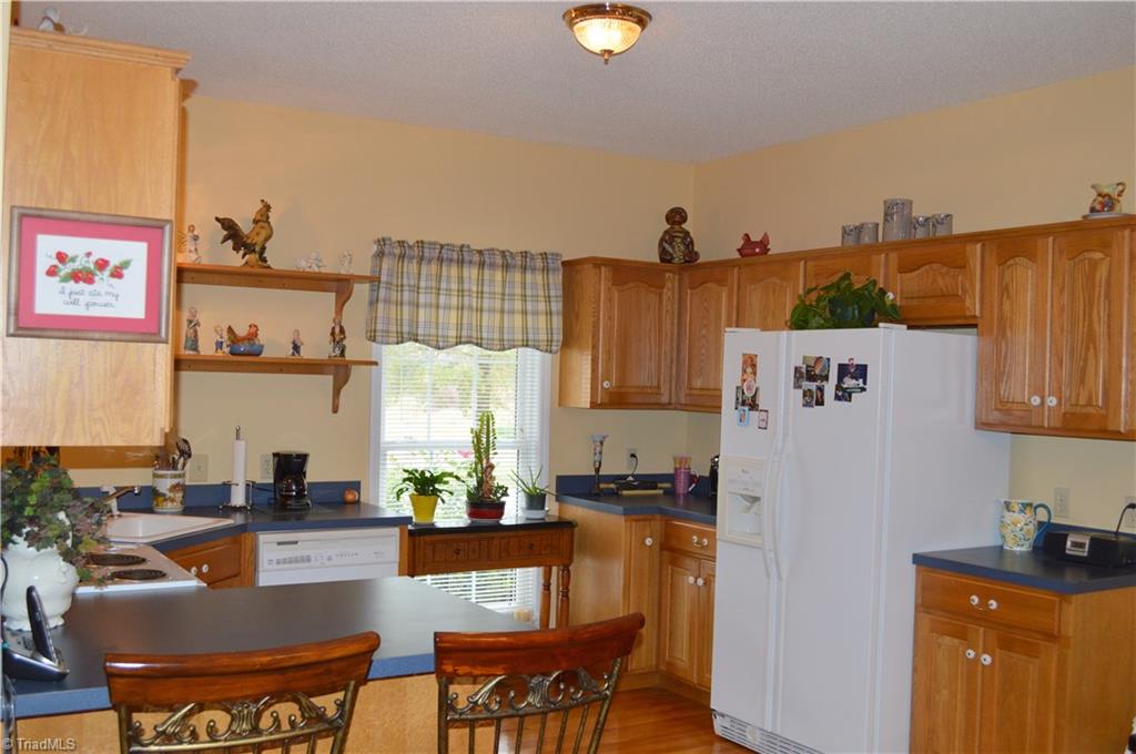 2262 Reynolds Road Madison, NC 27025 - Photo 15 of 30 Kitchen