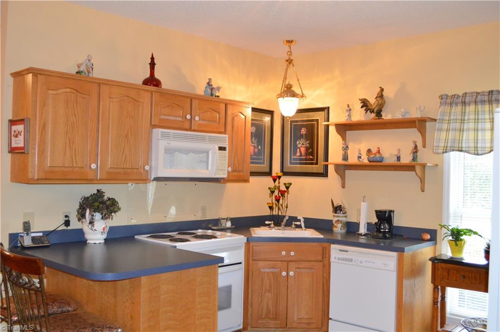 2262 Reynolds Road Madison, NC 27025 - Photo 16 of 30 Kitchen
