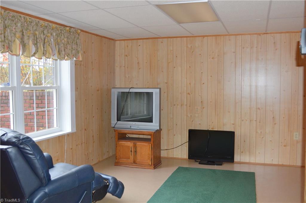 2262 Reynolds Road Madison, NC 27025 - Photo 27 of 30 Basement Living Room