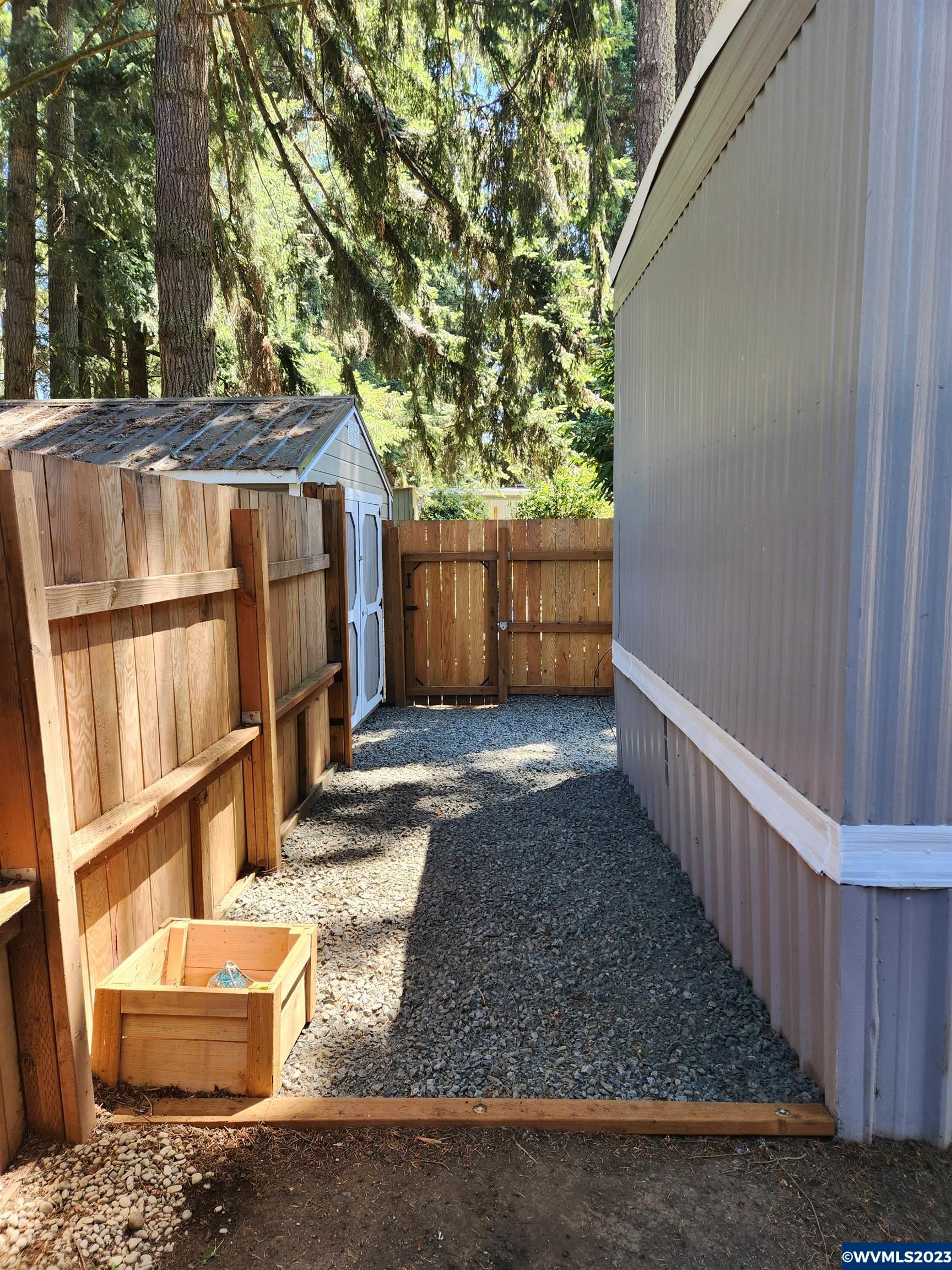 27171 Clear Lake Road, Unit 22 Eugene, OR 97402 - Photo 5 of 25