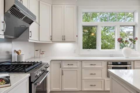 $1,099,000 | 14 Mill Stone Drive, Unit 14, Sherborn, MA 01770