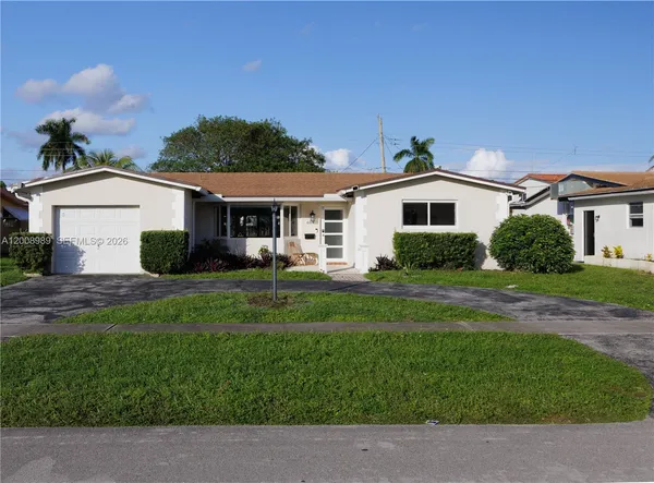 $5,000 | 609 South Crescent Drive, Hollywood, FL 33021