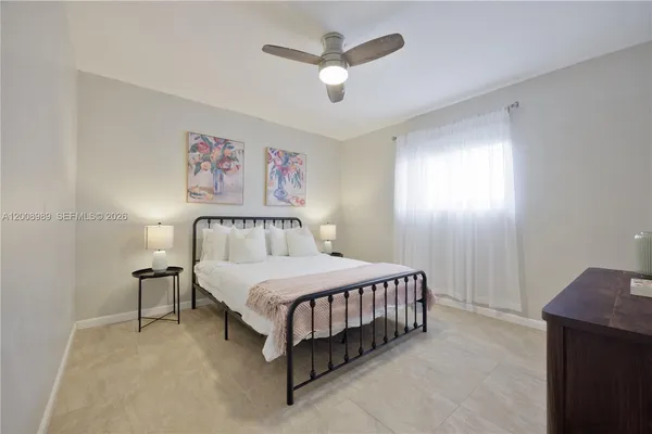$5,000 | 609 South Crescent Drive, Hollywood, FL 33021