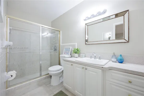$5,000 | 609 South Crescent Drive, Hollywood, FL 33021