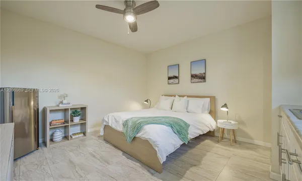 $5,000 | 609 South Crescent Drive, Hollywood, FL 33021