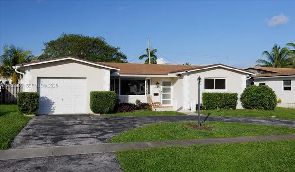 $5,000 | 609 South Crescent Drive, Hollywood, FL 33021
