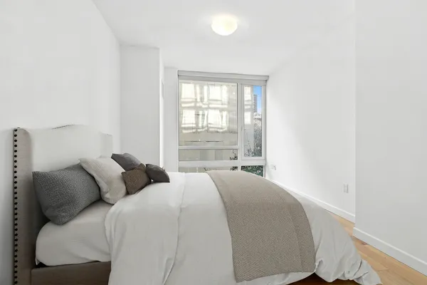 $999,000 | 261 West 28th Street, Unit 3C | Chelsea