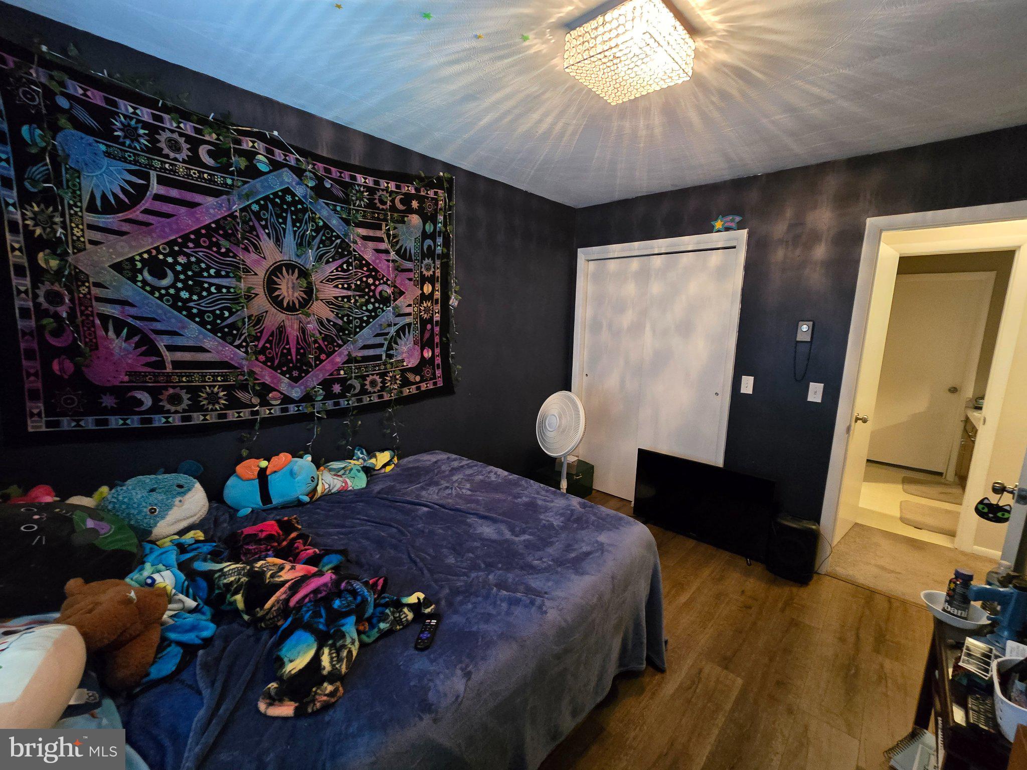 107 Keystone Hls Road, Unit 404 Factoryville, PA 18419 - Photo 13 of 27 Cozy retreat with vibrant decor.