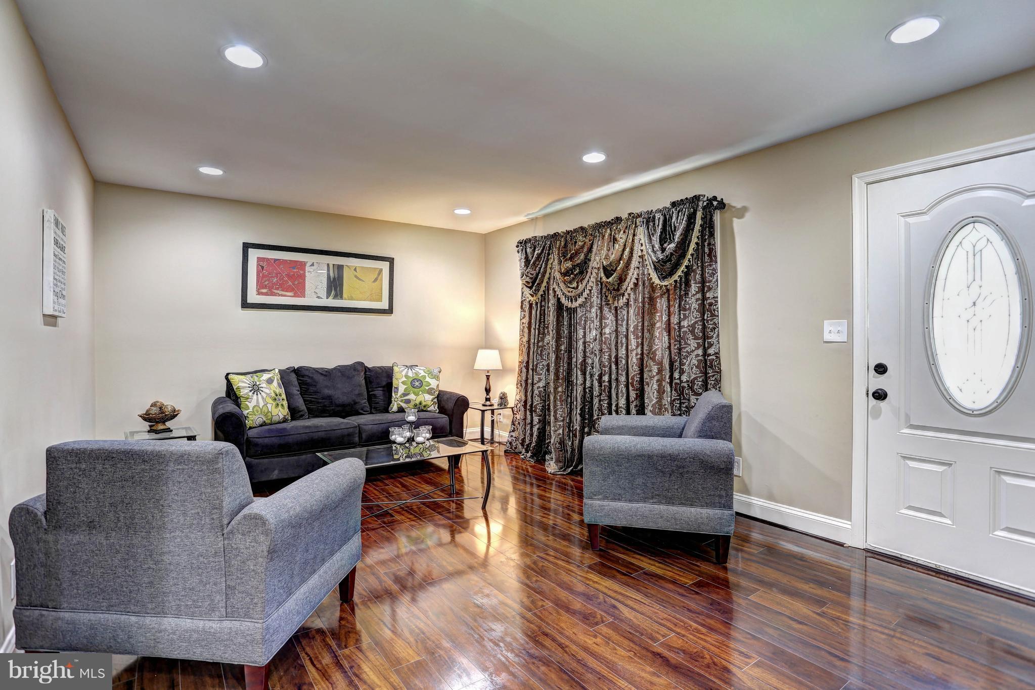 3815 Collier Road Randallstown, MD 21133 - Photo 3 of 30 Living Room