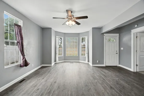 $300,000 | 217 South Broadway Street, Tekoa, WA 99033