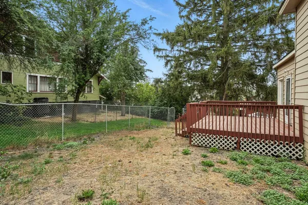 $300,000 | 217 South Broadway Street, Tekoa, WA 99033