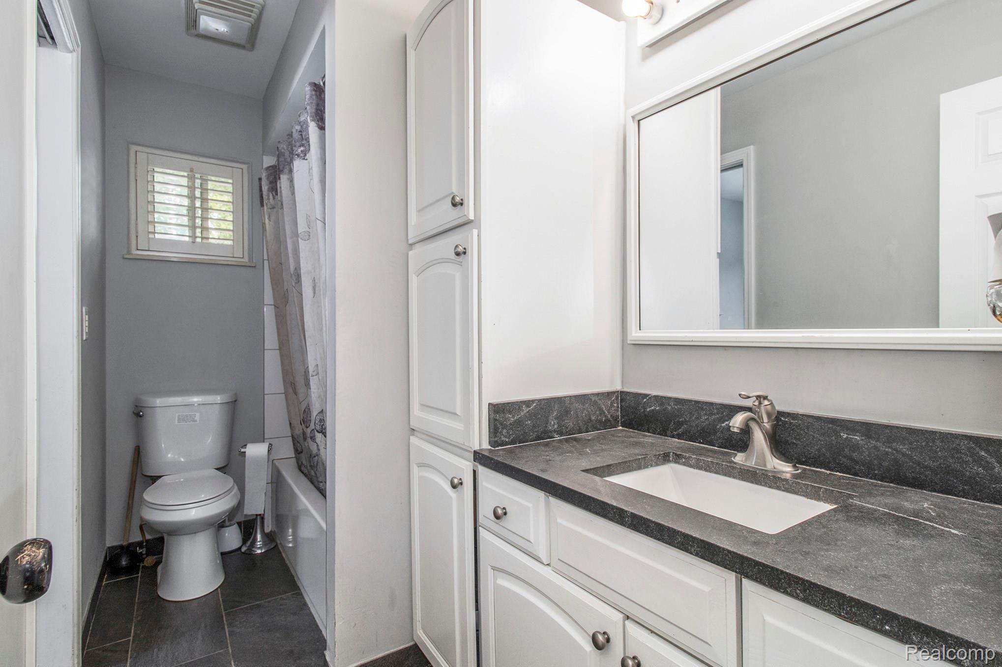 3401 Harrison Avenue Rochester, MI 48307 - Photo 11 of 15 1H9A3630.jpg