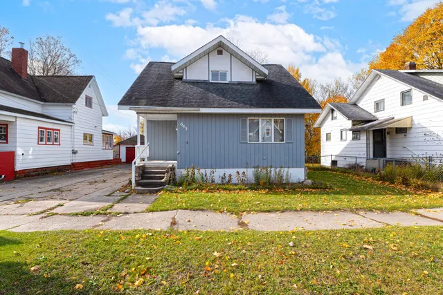 $152,500 | 645 North Lake Street, Cadillac, MI 49601