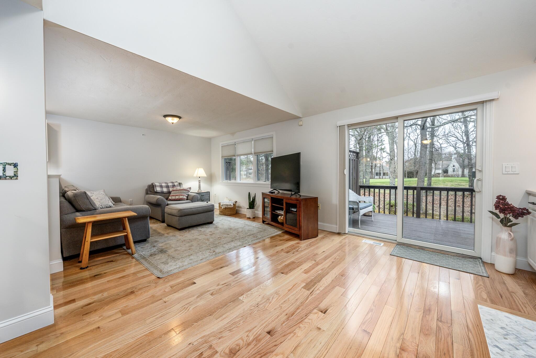 3 Longwood Road Mashpee, MA 02649 - Photo 8 of 37 Living