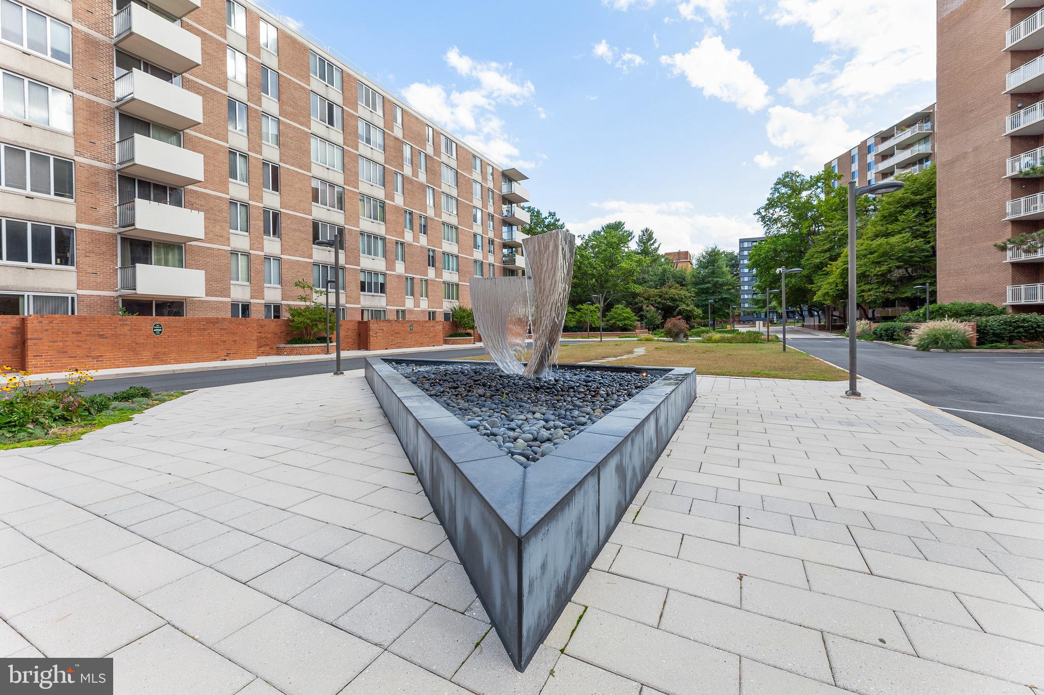 2939 Van Ness Street Northwest, Unit 1243 Washington, DC 20008 - Photo 5 of 33 a view of a backyard of the house