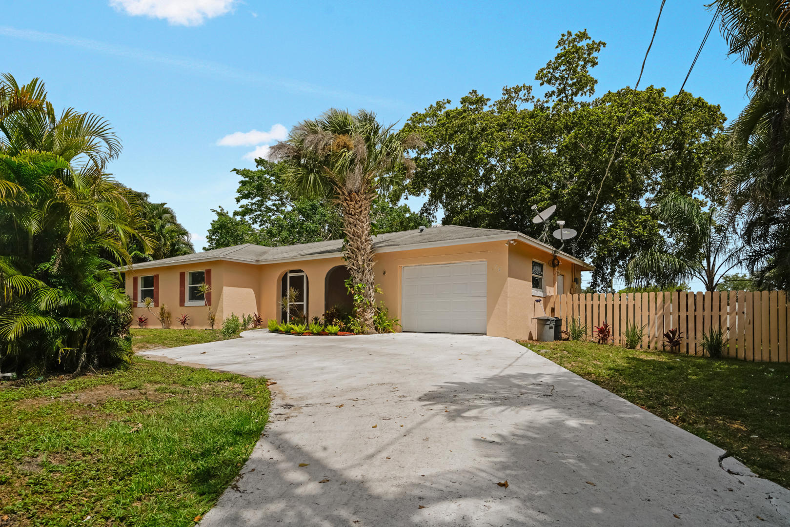 78 Springdale Road Lake Worth, FL 33467 - Photo 1 of 20 Front