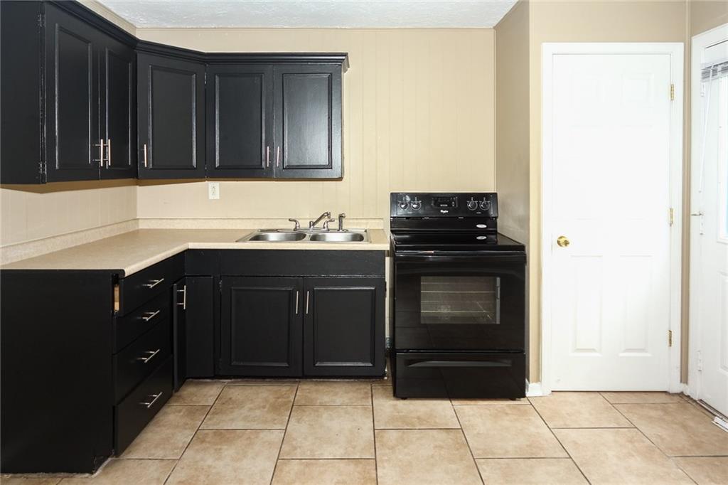 7902 Brennan Road Indianapolis, IN 46219 - Photo 8 of 19 Gallery Image 8