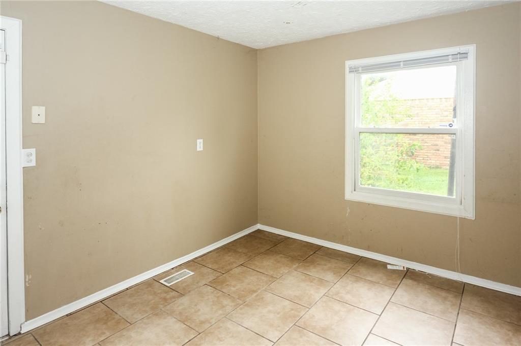 7902 Brennan Road Indianapolis, IN 46219 - Photo 9 of 19 Gallery Image 9