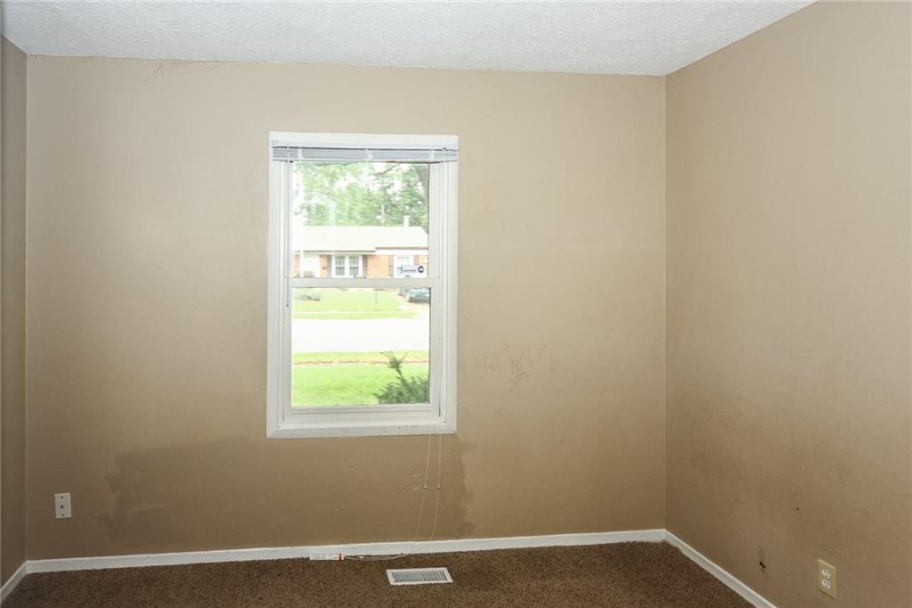 7902 Brennan Road Indianapolis, IN 46219 - Photo 10 of 19 Gallery Image 10