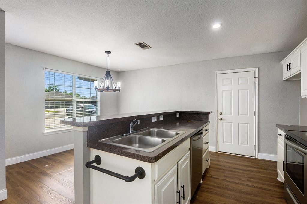 408 Mesquite Drive Rio Vista, TX 76093 - Photo 13 of 31