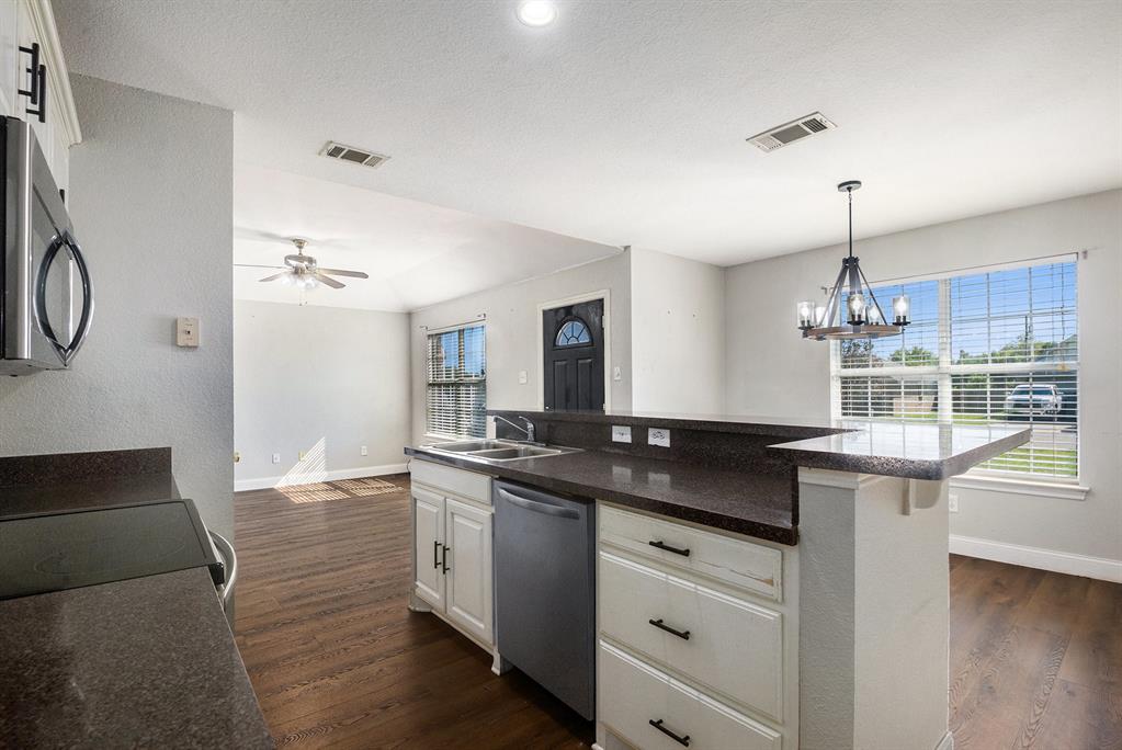 408 Mesquite Drive Rio Vista, TX 76093 - Photo 14 of 31