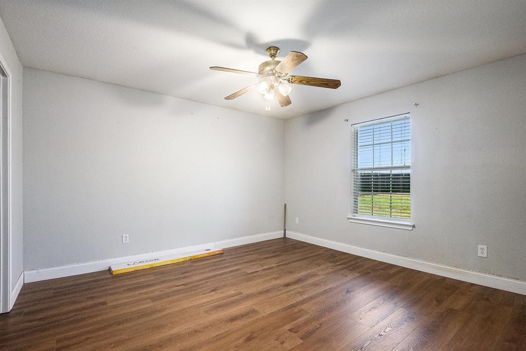 408 Mesquite Drive Rio Vista, TX 76093 - Photo 16 of 31