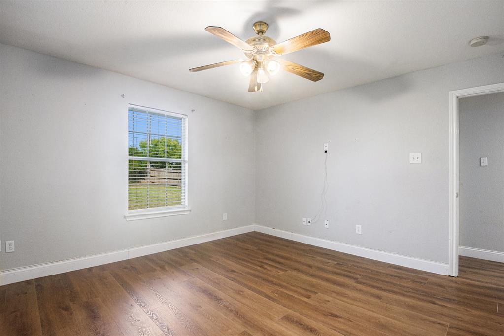 408 Mesquite Drive Rio Vista, TX 76093 - Photo 17 of 31