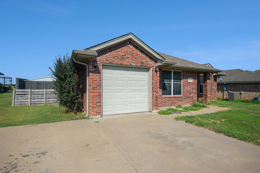 408 Mesquite Drive Rio Vista, TX 76093 - Photo 2 of 31