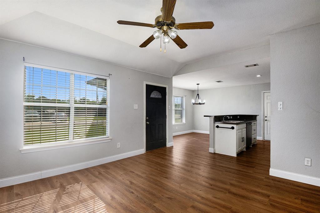 408 Mesquite Drive Rio Vista, TX 76093 - Photo 6 of 31