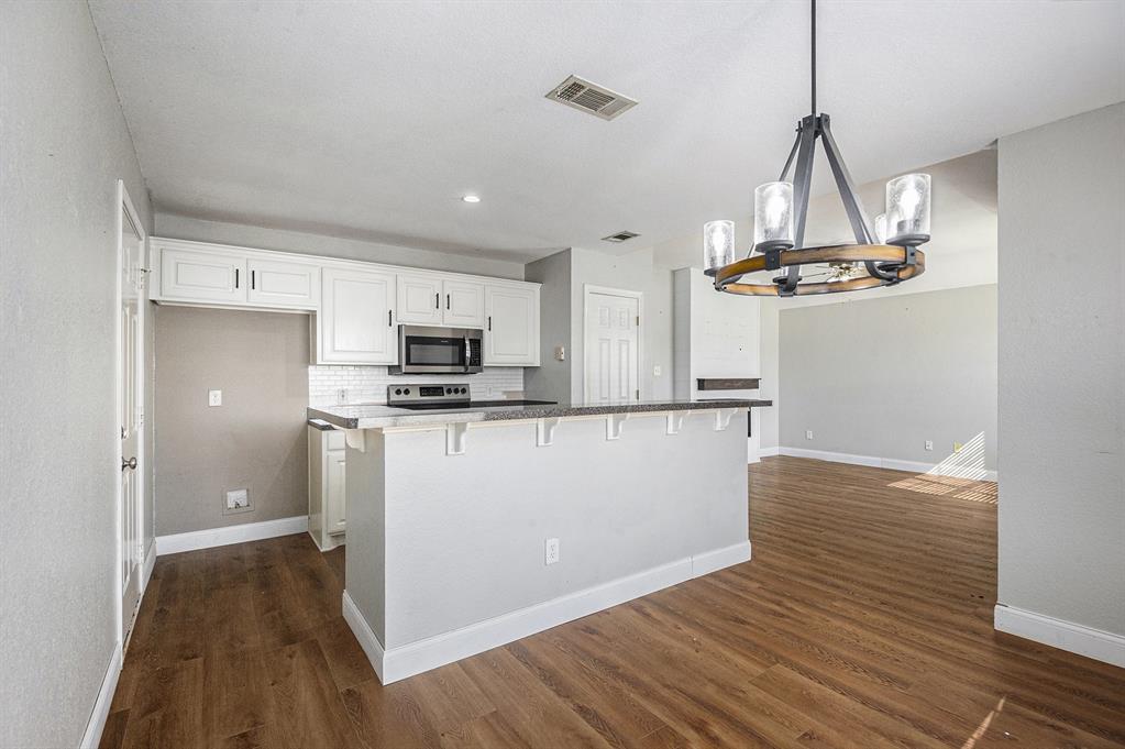 408 Mesquite Drive Rio Vista, TX 76093 - Photo 10 of 31