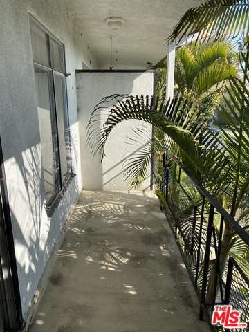 11953 Rochester Avenue, Unit 6 Los Angeles, CA 90025 - Photo 11 of 12