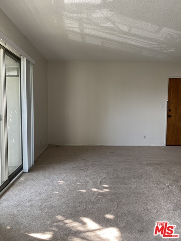 11953 Rochester Avenue, Unit 6 Los Angeles, CA 90025 - Photo 4 of 12