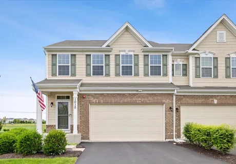 $394,900 | 1010 Sears Circle, Elburn, IL 60119