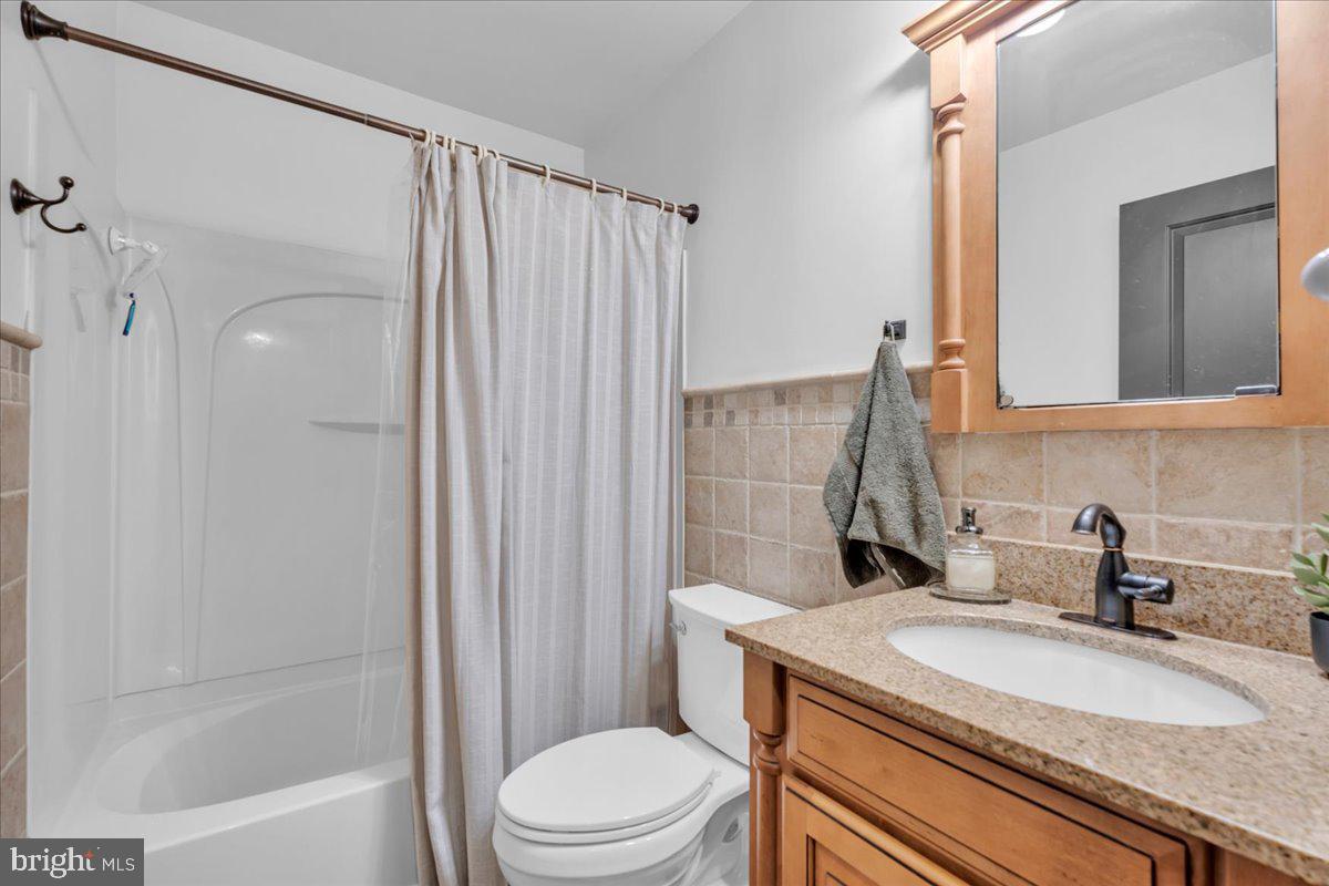 76 East Tomlin Station Road Mickleton, NJ 08056 - Photo 15 of 37 Hall Full Bath