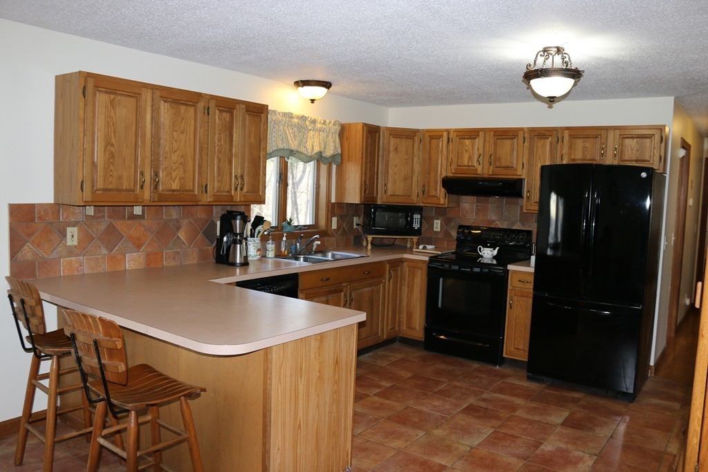 326 Stafford Road Monson, MA 01057 - Photo 3 of 30