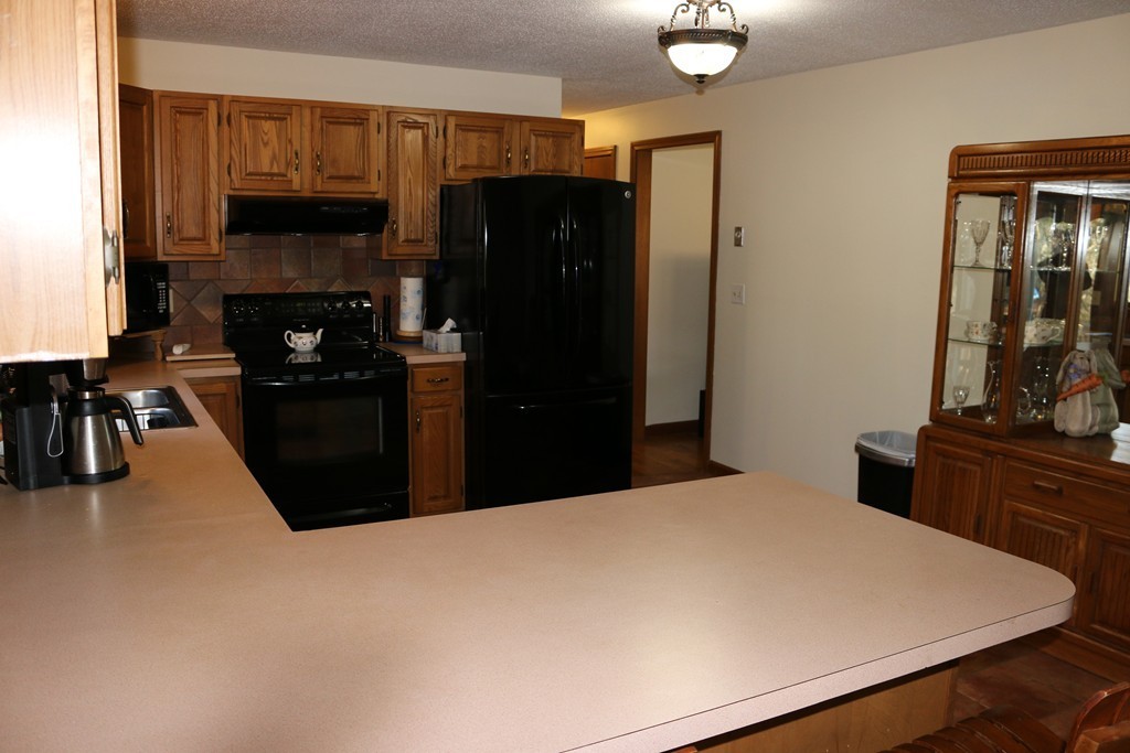 326 Stafford Road Monson, MA 01057 - Photo 4 of 30