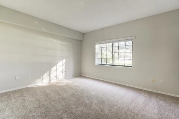 $2,575 | 4685 Haverhill Road, Unit B3, West Palm Beach, FL 33417