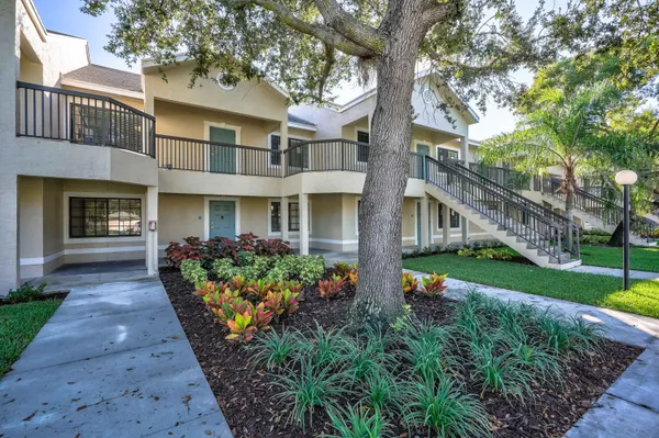 $2,575 | 4685 Haverhill Road, Unit B3, West Palm Beach, FL 33417