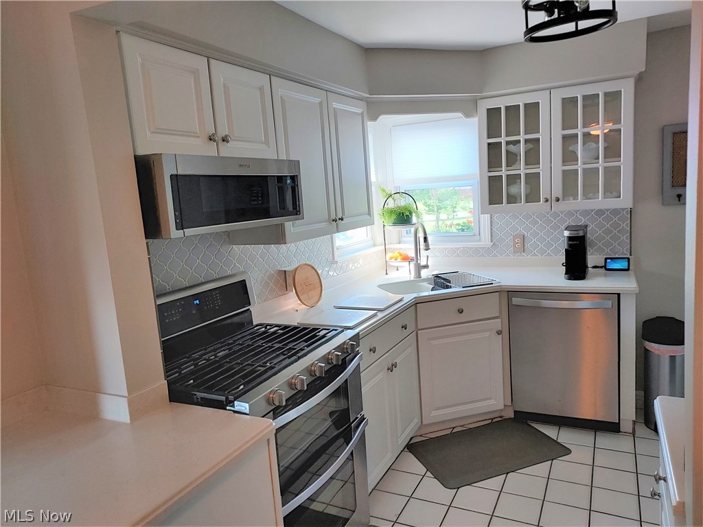 6330 Stanbury Road Parma, OH 44129 - Photo 9 of 27