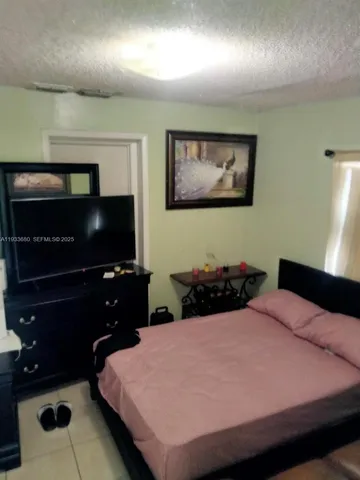 $600,000 | 4990 East 1st Avenue, Hialeah, FL 33013