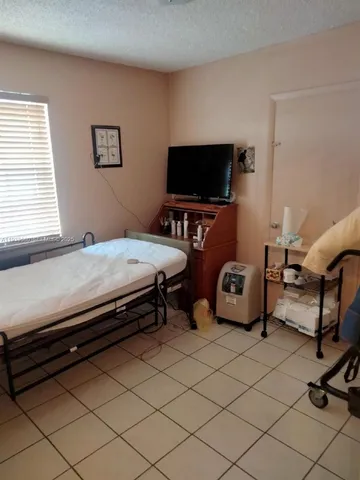 $600,000 | 4990 East 1st Avenue, Hialeah, FL 33013