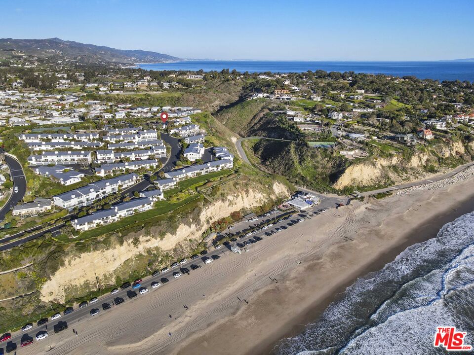 6801 Seawatch Lane Malibu, CA 90265 - Photo 27 of 28 a view of city and ocean